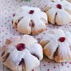 クランベリーとクリームチーズの白いお花パン