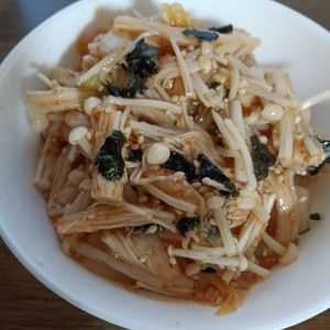 ぽぽペの作ってみた!投稿(最強腸活おかず！レンジで簡単【えのきの海苔キムチ和え】)