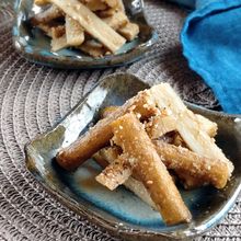 レンジで簡単☆甘酢胡麻ごぼう。
