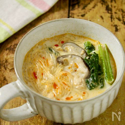 簡単満足スープ♪【担々麺風春雨スープ】別茹で不要ですぐできる