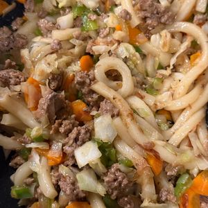 ちゅら🌺の作ってみた!投稿(豚肉とキャベツのおかかバター醤油うどん【#残り野菜】)