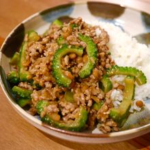 ごはんがススム！納豆とゴーヤの肉味噌炒め