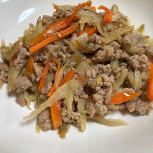 wanの作ってみた!投稿(ご飯が進むガッツリ和食🥰ごぼうとにんじんの肉味噌炒め🍚)