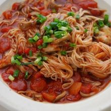 舞茸とトマト缶で煮込みにゅうめん