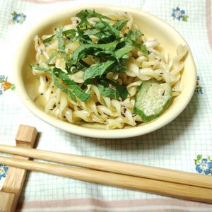 M＊Pの作ってみた!投稿(【さっぱりゆかりマカロニサラダ】5分で簡単やみつき和風♪)