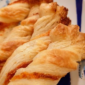 プイプイモルンの作ってみた!投稿(【トースターでOK】簡単チーズペッパーパイ)