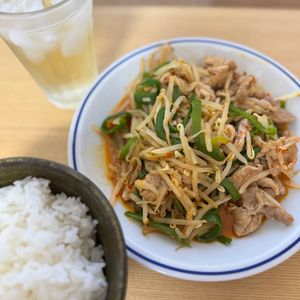 Tsuneaki Okadaの作ってみた!投稿(ご飯がすすむ節約おかず！豚こまもやしの旨辛味噌炒め)