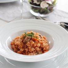 材料を炊飯器に入れて炊くだけ♡チキンライス