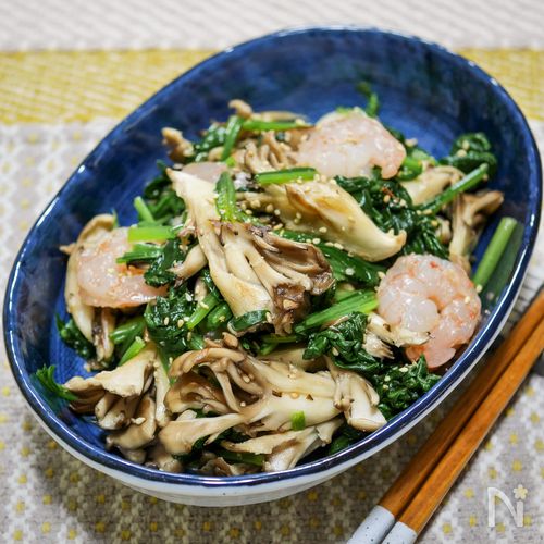 茹でて炒めて混ぜる「海老とほうれん草、舞茸の胡麻和え」