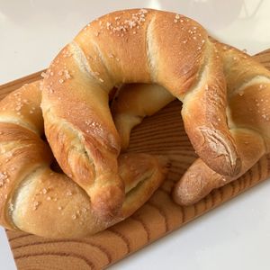 Leonの作ってみた!投稿(塩パン好きへ！研究を重ねて食感を追求した『クレセント塩パン』)