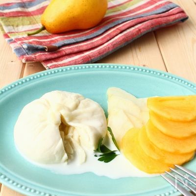 話題のチーズをプチ体験！ "ブッラータ" 風チーズ