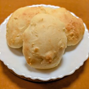ゆきまる🐬🫧の作ってみた!投稿(《材料たったの2つ!》《誰でも簡単!》速攻作れるお手軽パン)