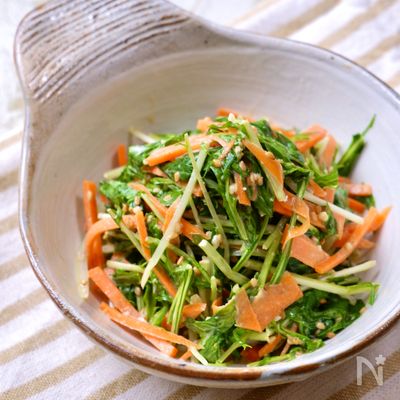 『水菜と人参のポン酢ごまドレサラダ』