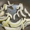 簡単なのにコク深い♪【豚こまのケチャップ照り焼き】の工程1