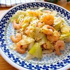 さっぱり美味しい♡むき海老とキャベツのレモン粒マスタード炒め