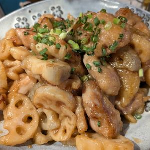 noaの作ってみた!投稿(照りっと甘酢が食をそそる!秋の絶品【鶏れんこんの甘酢炒め】)