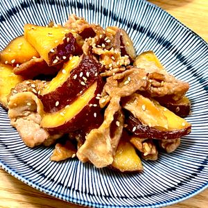 michuの作ってみた!投稿(【豚肉とさつまいもの甘辛煮】甘辛ほっこり和食♡)