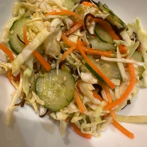 イトマルの作ってみた!投稿(すぐ食べれる！たっぷり食べられる！春キャベツのごま風味浅漬け)