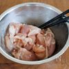 『鶏肉となすの甘酢だれ炒め』照りっと絡む♡ご飯がすすむ♪の工程1