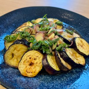 Kumiの作ってみた!投稿(焼きなすの薬味たっぷりサラダ)