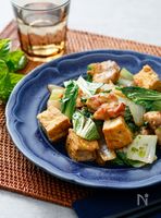 厚揚げと鶏肉の中華バジル炒め