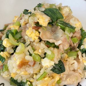すみれの作ってみた!投稿(栄養満点!味も満点!小松菜チャーハン)