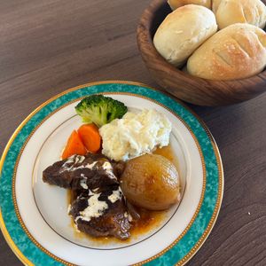 ほちぐりゆの作ってみた!投稿(お肉柔らか♡牛すね肉の赤ワイン煮込み＜お鍋で煮込むだけ＞)