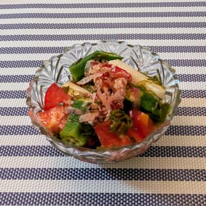 𝔂𝓾𝓶𝓲🍓の作ってみた!投稿(腸活サラダ【トマトと長芋とオクラとめかぶのレモポンサラダ】)
