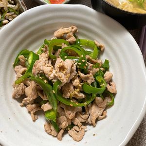 633toの作ってみた!投稿(【ピーマンレシピの決定版】うま味溢れるジューシー肉ピーマン)