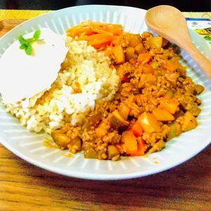 チョロリスの作ってみた!投稿(【根菜のカフェ風キーマカレー】冬に作りたい♪旬の根菜で♡)