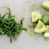 【簡単コク旨！】大葉香るアボカドの麺つゆあえの工程1