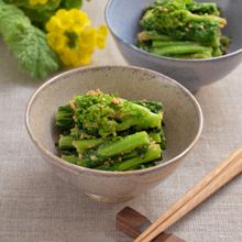 菜の花のごま和え。春らしい和風の副菜。作り置きにも！