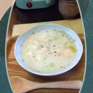 チョロリスの作ってみた!投稿(【豆乳で作る北欧風サーモンスープ】思い出の味のロヒケイット♪)