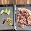 炒めるだけで本格的！バジル香る台湾チキン（三杯鶏）の下準備