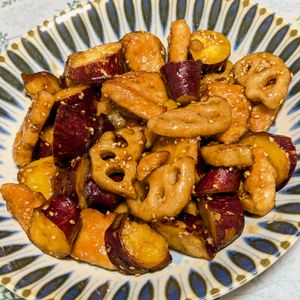 さやかの作ってみた!投稿(さつまいもと蓮根と鶏肉の甘酢炒め☆食感が楽しい♩絶品おかず)