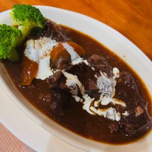 ゆうけいそうの作ってみた!投稿(圧力鍋で*牛すね肉の赤ワイン煮込み)