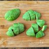 【柚子胡椒香るアボカド唐揚げ】外はカリッと中はクリーミー♡の工程1
