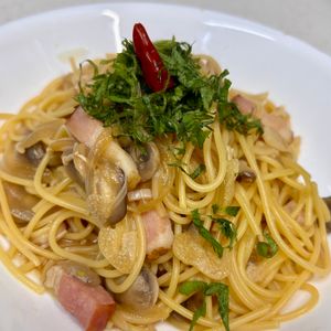 えみりんの作ってみた!投稿(ベーコンとキノコの和風ペペロンチーノ)