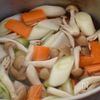 ［腸活デトックススープ］豚こま豆乳キムチでボリューム◎の工程1