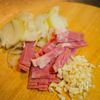 簡単すぎるのにおいしい！スマッシュドジャーマンポテトの工程1