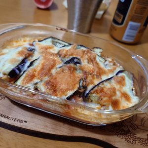 まーさんの作ってみた!投稿(【茄子のミートソースグラタン】トマト缶不要♡)