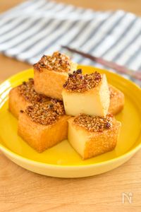 香ばしさがたまらない！厚揚げの胡麻味噌焼き