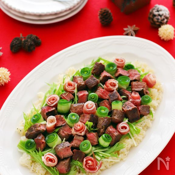 ステーキとブーケサラダの華ちらし