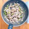 旨味がジュワっと染みる【ネギ豚丼】の工程3