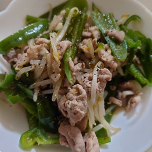 1315327の作ってみた!投稿(パパッと簡単おかず！豚こまもやしの中華風ペッパー炒め)