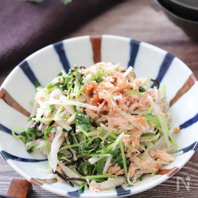 マヨなしヘルシーやみつき♡豆苗と大根の梅ツナ塩昆布サラダ
