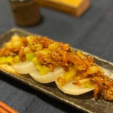 絶品おつまみ【かぶの鶏皮ネギ甘辛炒めのせ】捨てないレシピ