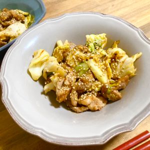 ゆかりの作ってみた!投稿(10分で爆速おかず♪【豚こまキャベツのピリ辛味噌炒め】)