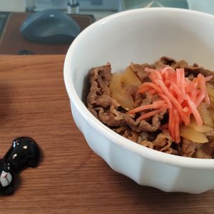 ゆの作ってみた!投稿(【つゆだく牛丼】めちゃめちゃ美味しい♡)