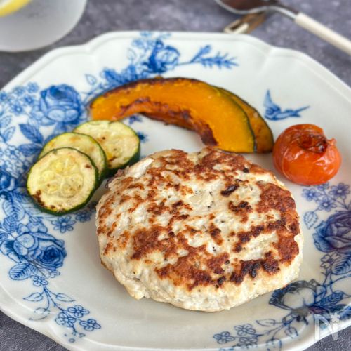 爽やかな香り♪ハーブ入り豆腐ハンバーグ